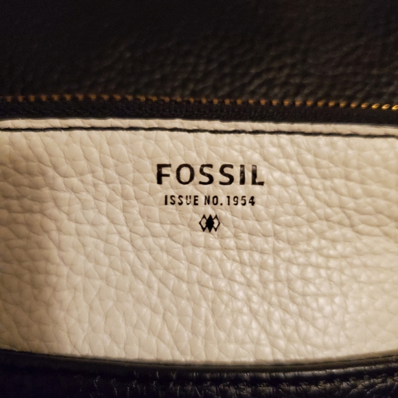 Fossil Tote - Picture 8 of 10